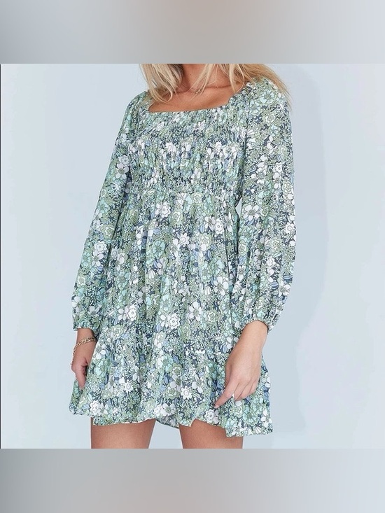 Princess Polly Dresses & Skirts - Princess Polly Green Floral Dress